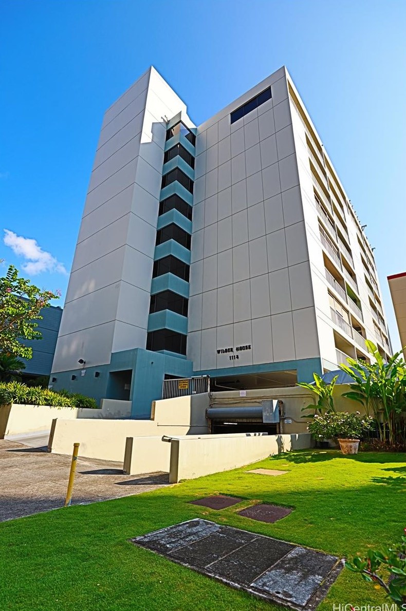 1114 Wilder Ave, Honolulu HI  96822-2776 exterior