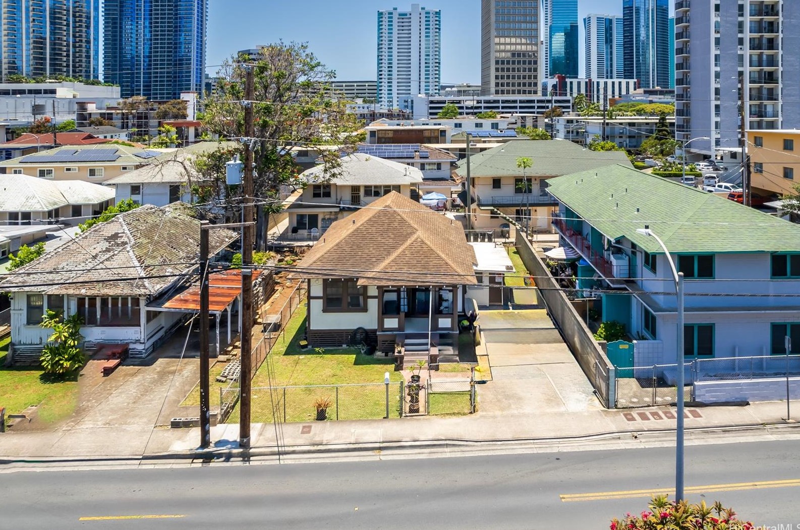 1231 Rycroft St, Honolulu, HI 96814-2944
