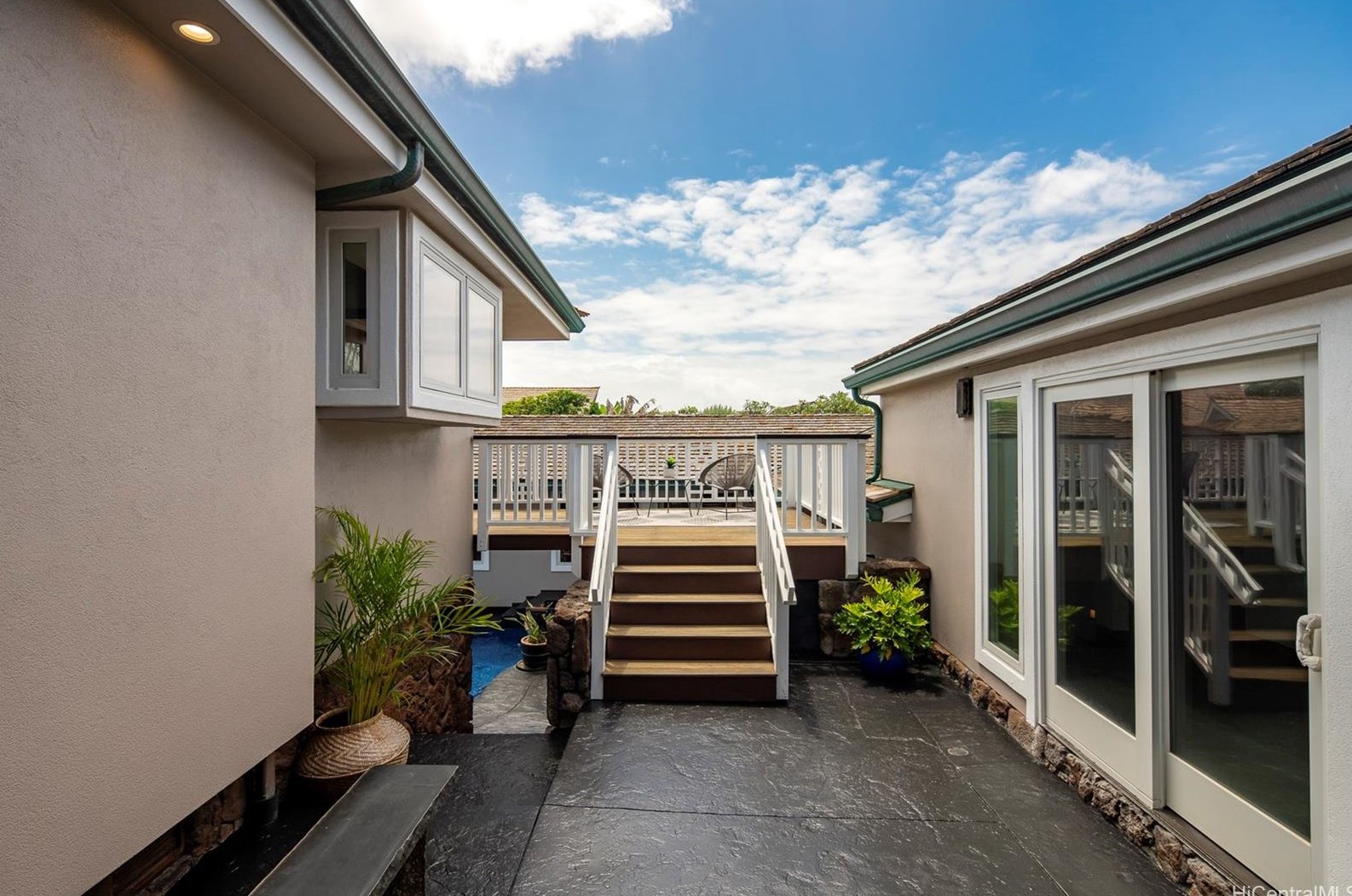 4140 Black Pt Rd, Honolulu HI  96816-4846 exterior