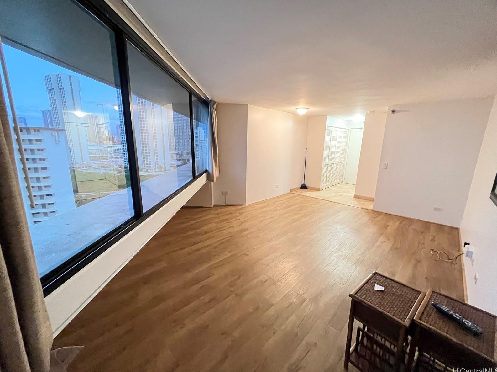 1700 Ala Moana Blvd #1702, Honolulu, HI 96815