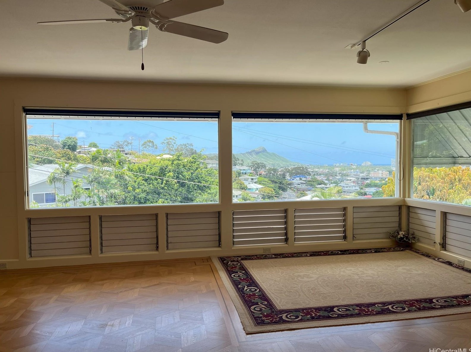 2934 Eugene Pl, Honolulu, HI 96816-1707