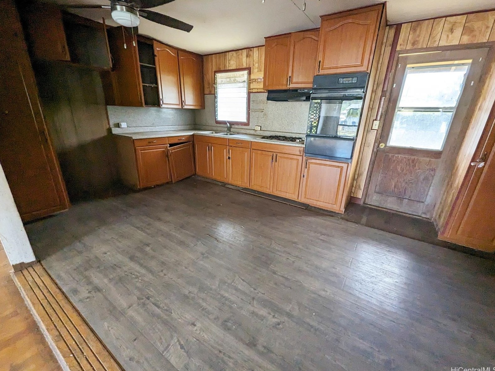 84-990 Hana St, Nanakuli, HI 96792-2274