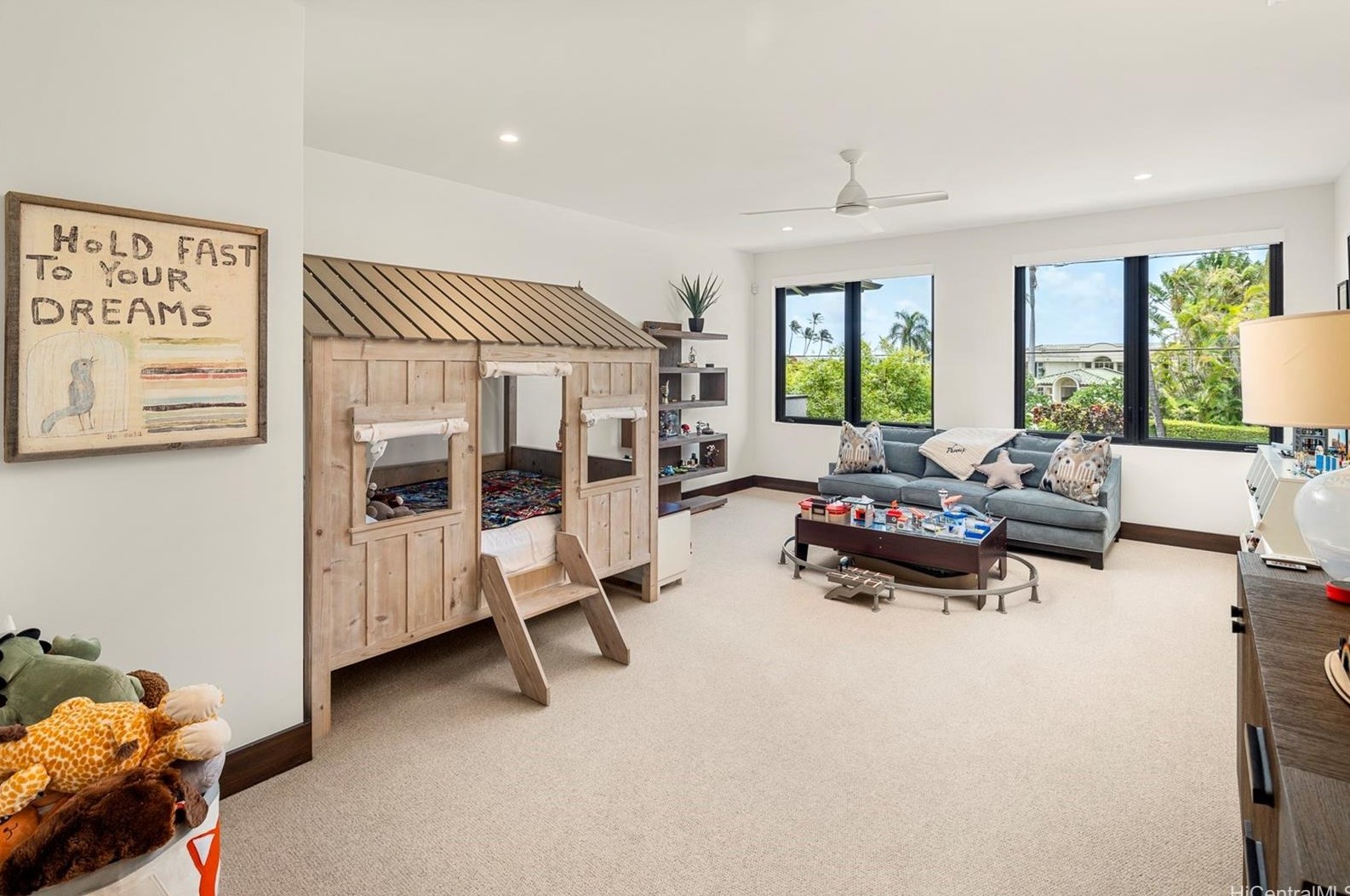 4620 Kahala Ave, Honolulu HI  96816-5211 exterior