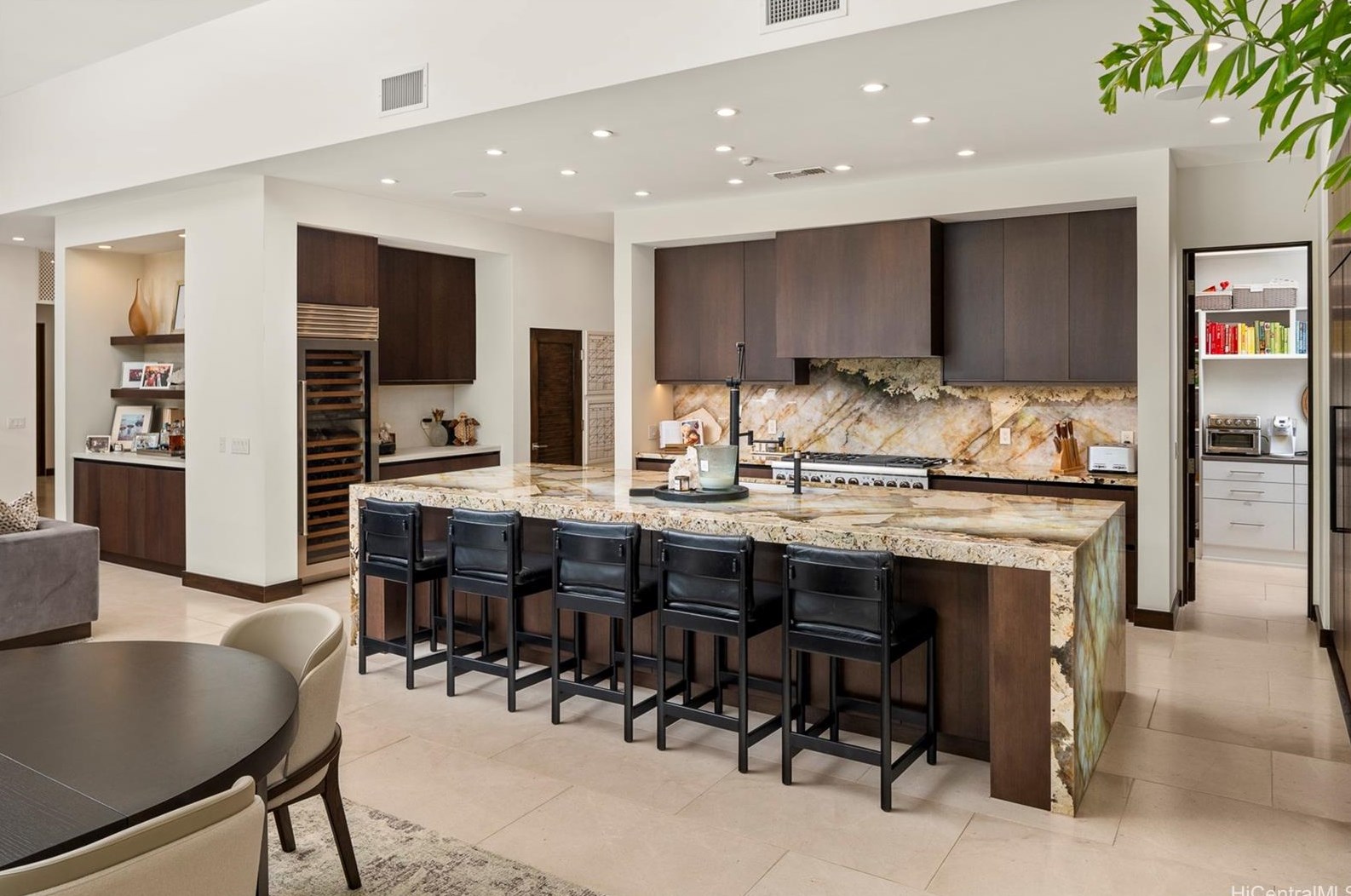 4620 Kahala Ave, Honolulu HI  96816-5211 exterior