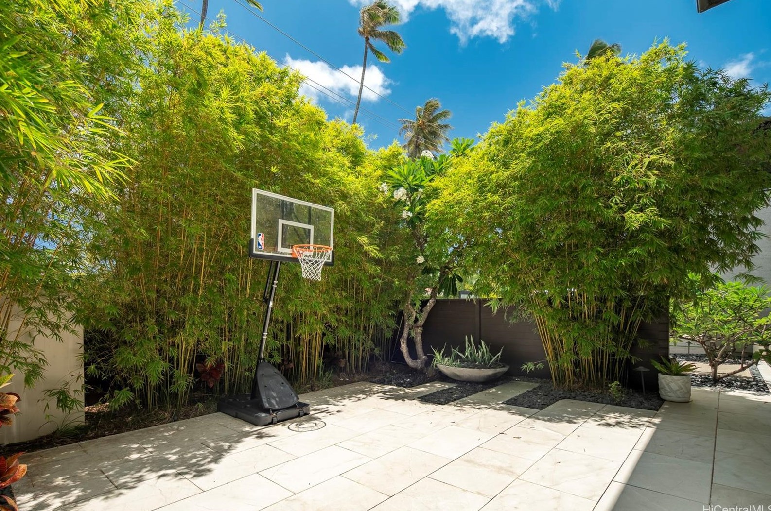 4620 Kahala Ave, Honolulu HI  96816-5211 exterior