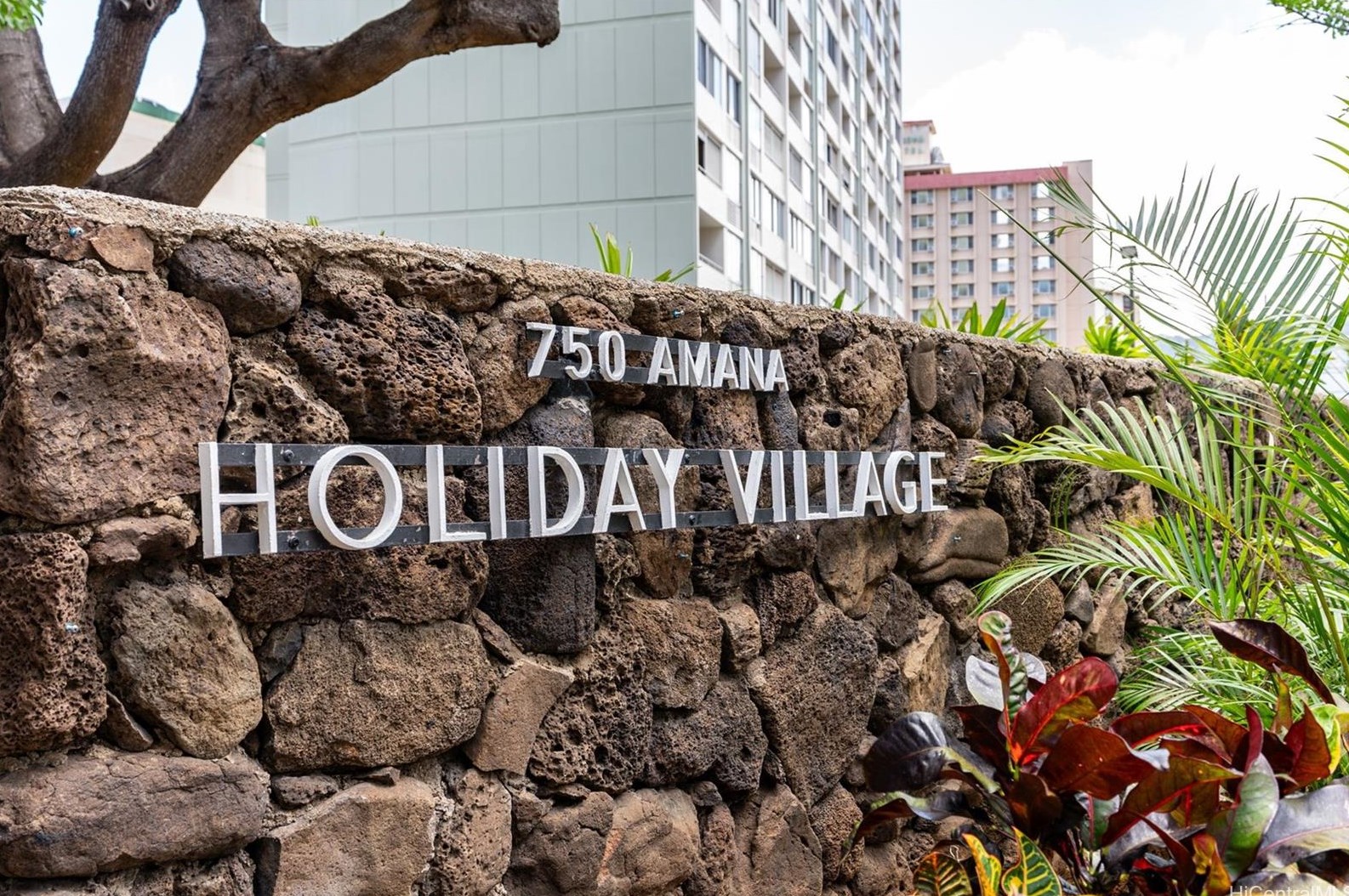 750 Amana St, Honolulu HI  96814-5025 exterior
