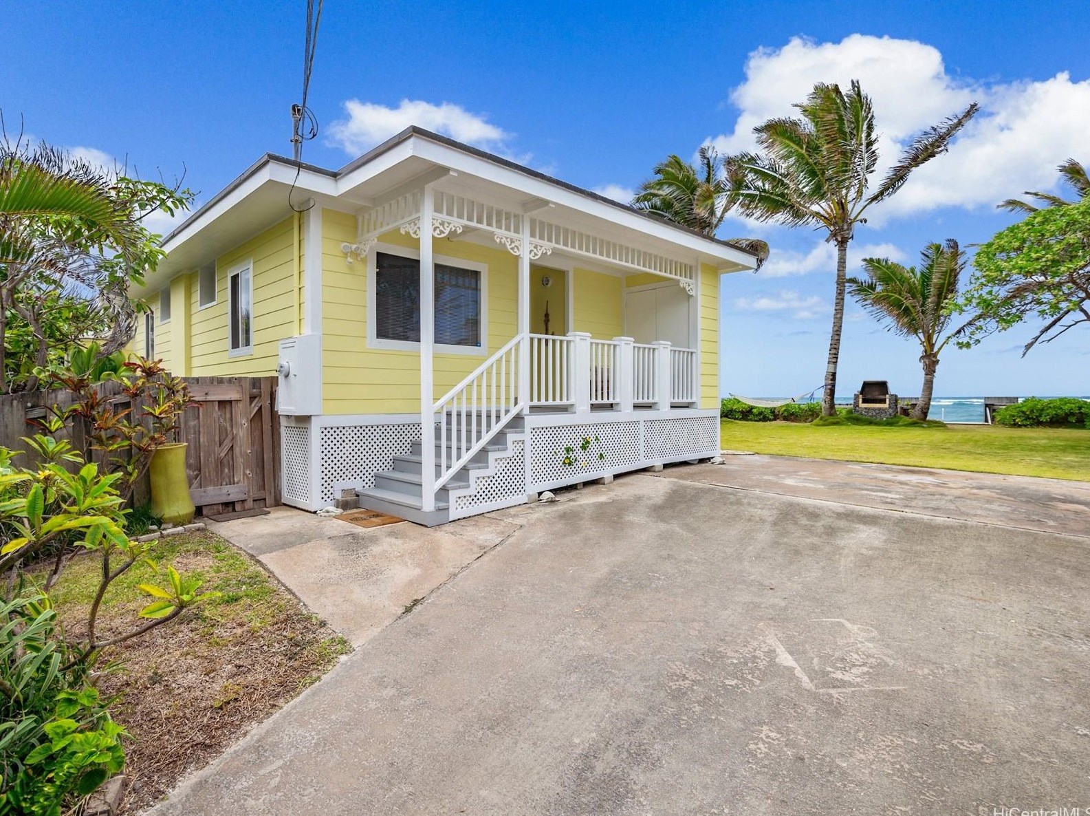 54-001 Ahinalu Pl, Hauula, HI 96717
