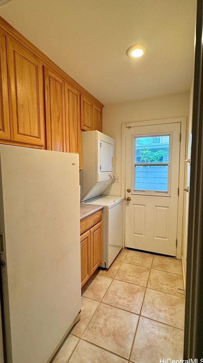 243 Ainahou St, Honolulu HI  96825-1512 exterior