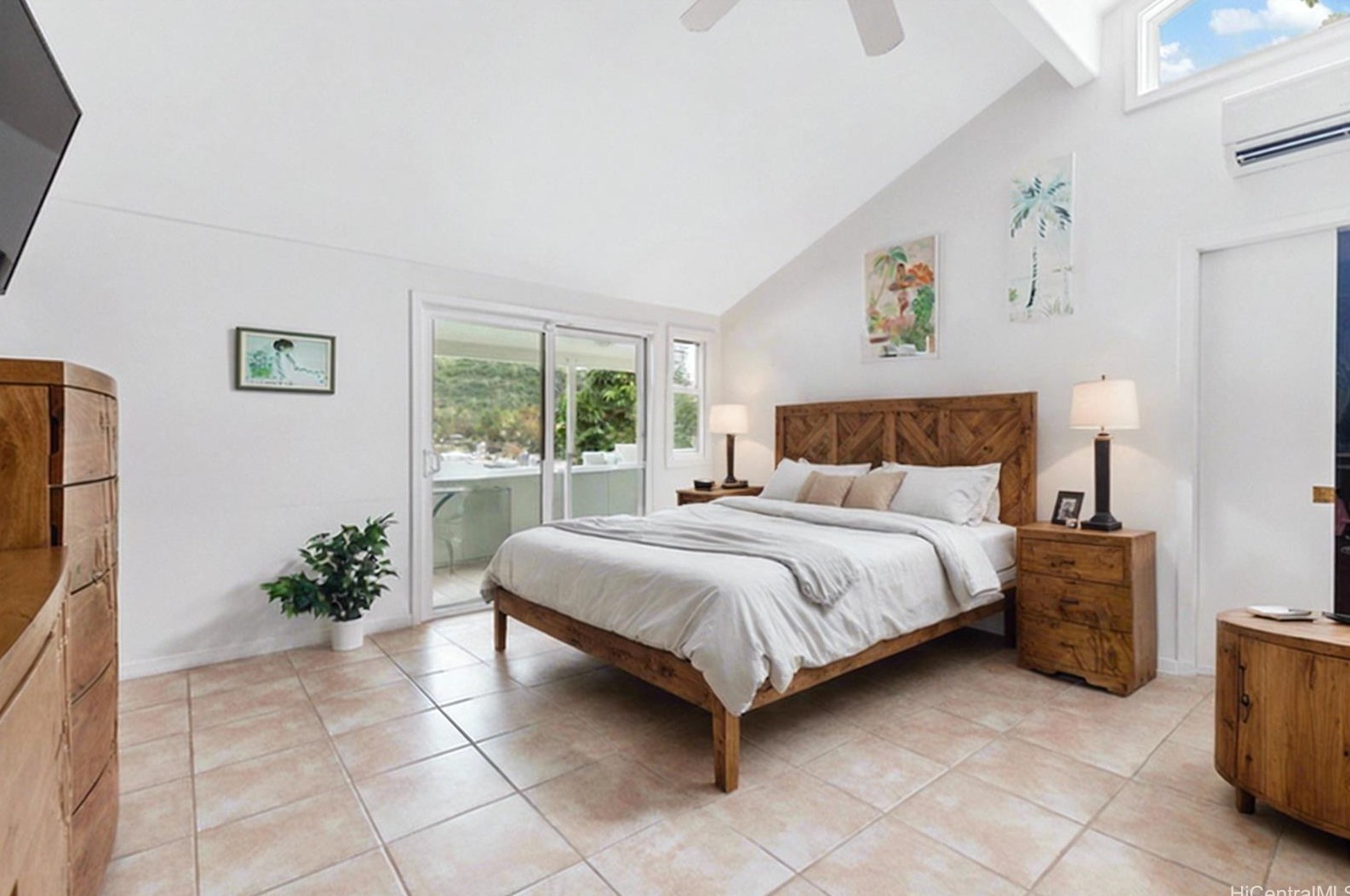 243 Ainahou St, Honolulu HI  96825-1512 exterior