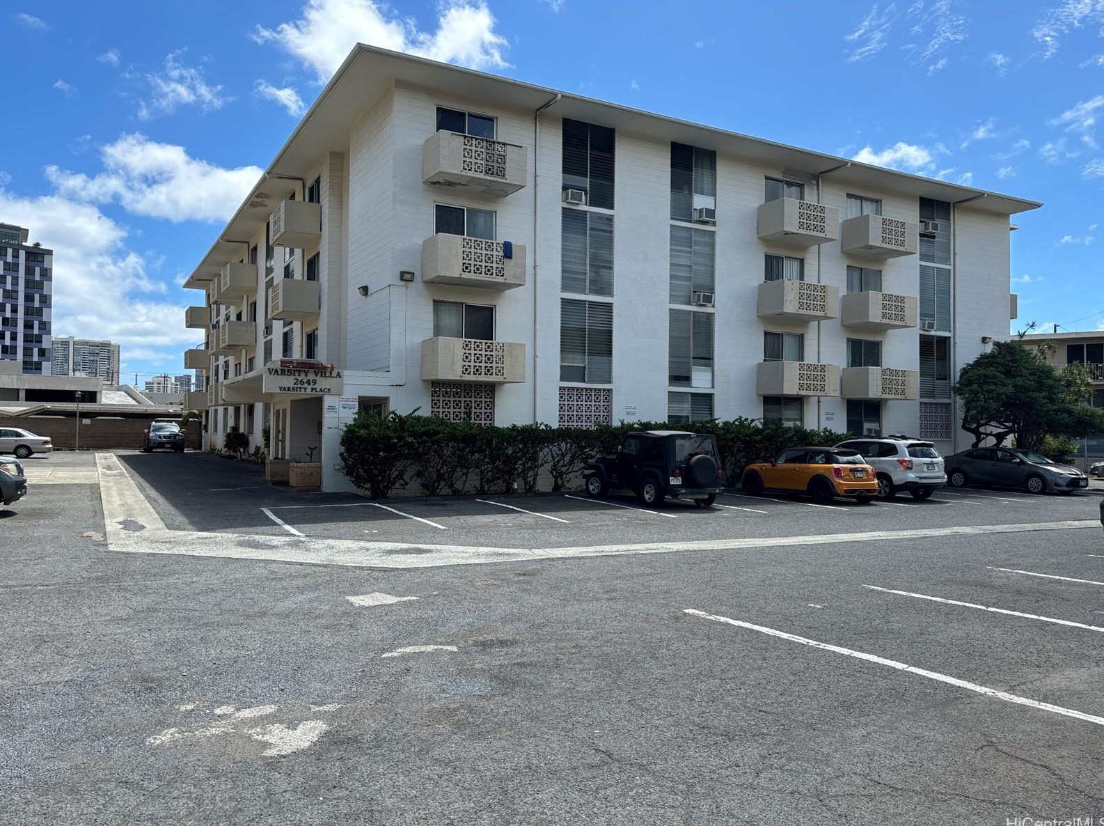 2649 Varsity Pl, Honolulu HI  96826-1637 exterior