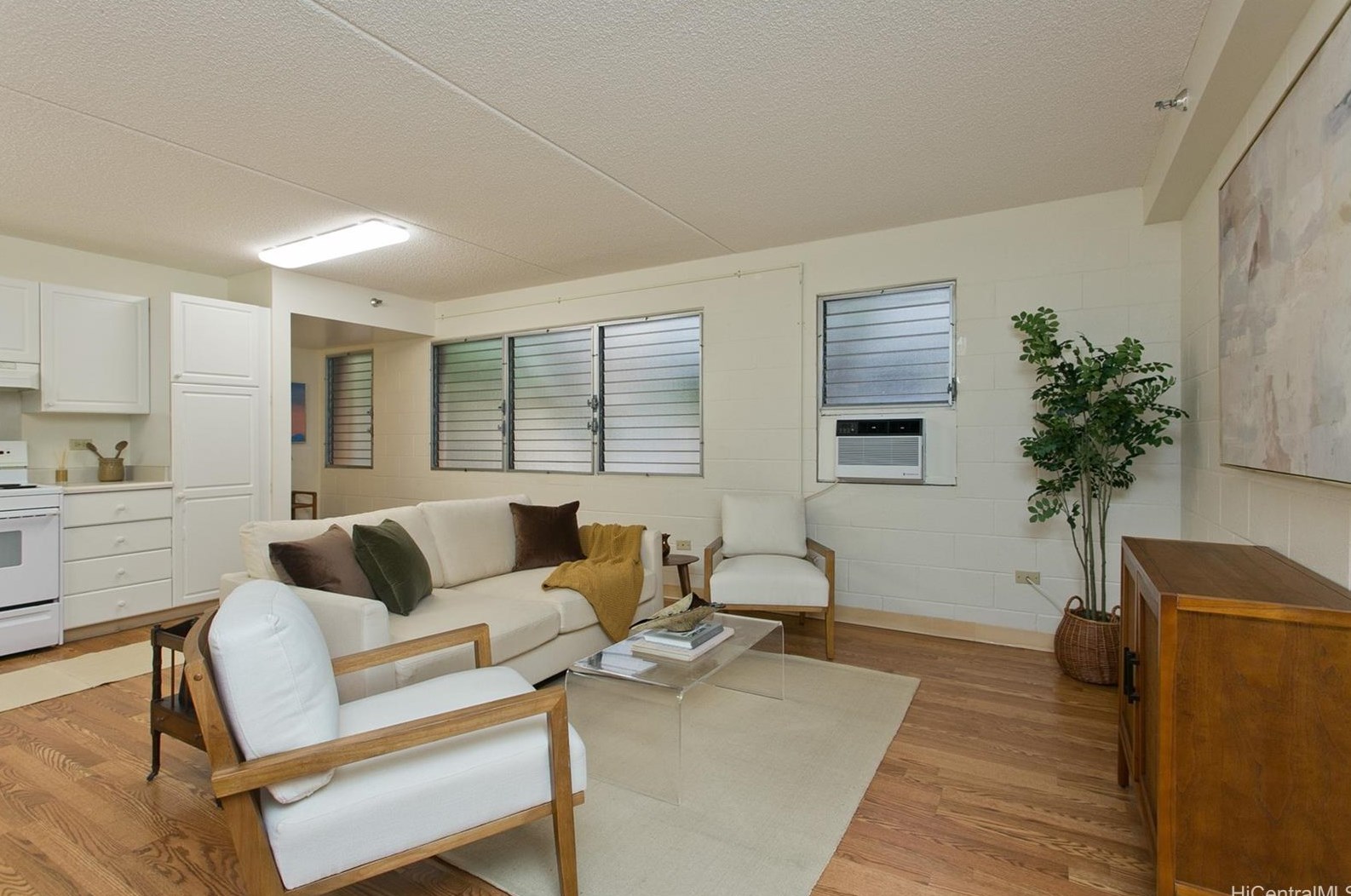 1074 Lunalilo St, Honolulu, HI 96822-5703