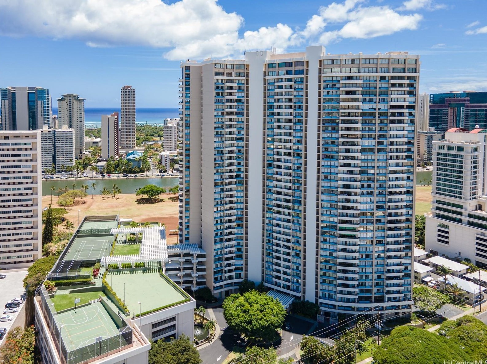 2333 Kapiolani Blvd, Honolulu HI  96826-4485 exterior