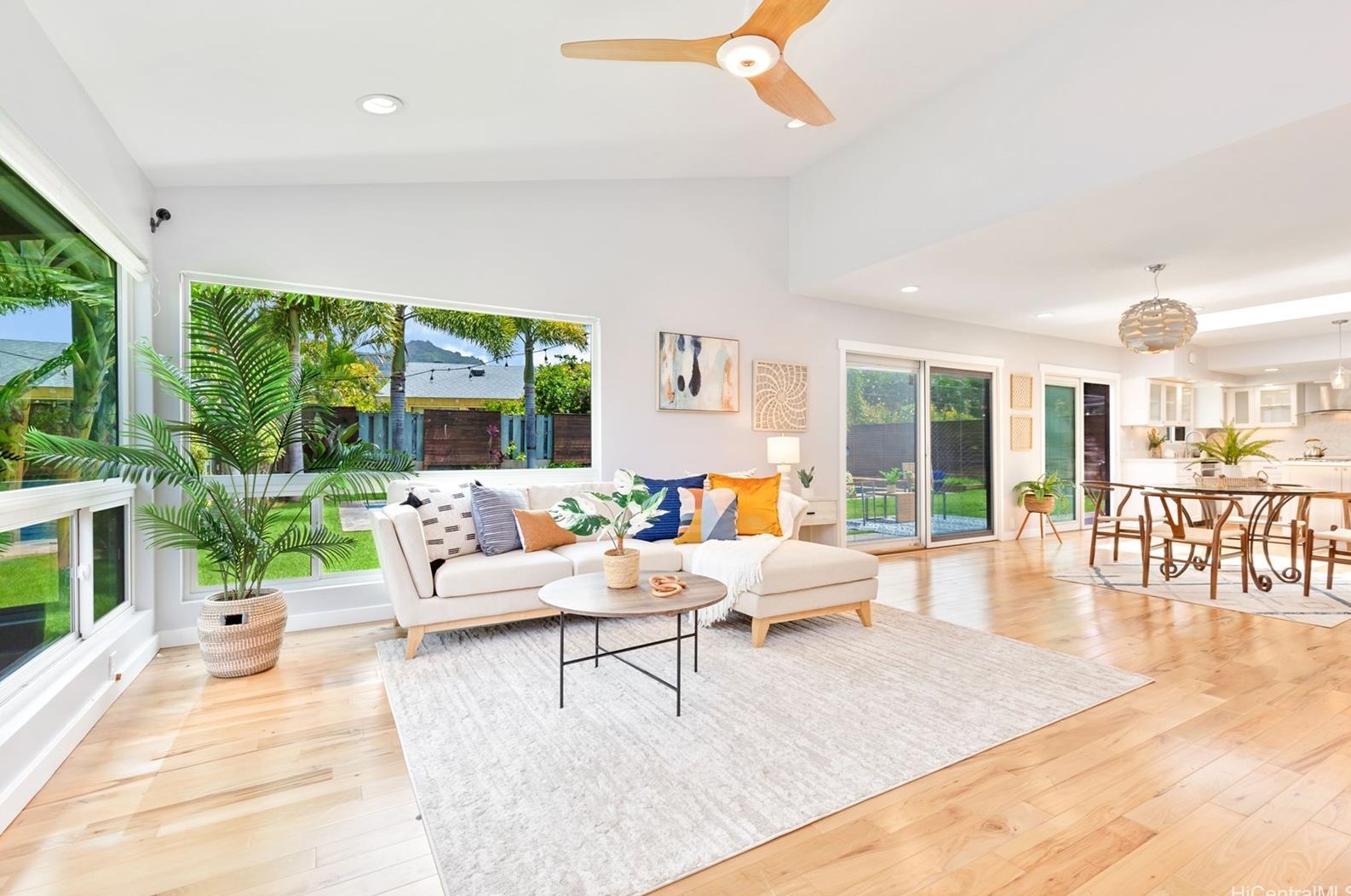 7130 Kamilo St, Honolulu, HI 96825-1605