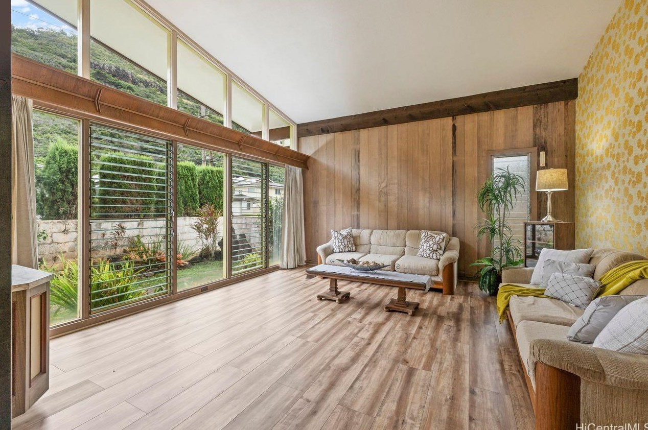 1767 Ala Aolani St, Honolulu, HI 96819-1413