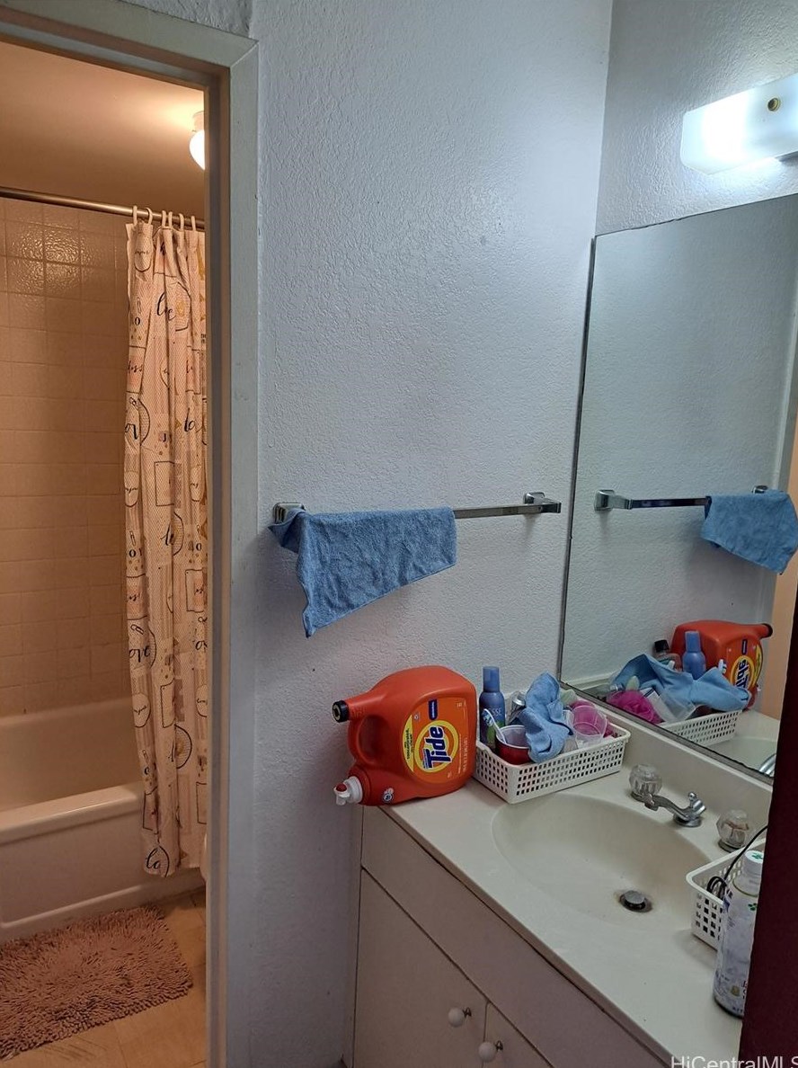 1920 Ala Moana Blvd, Honolulu HI  96815-1865 exterior