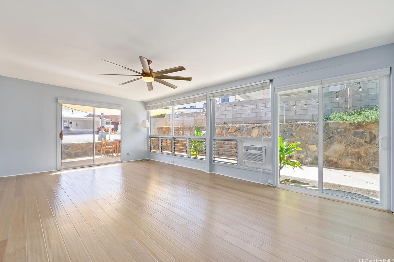 858 Waioli St, Honolulu, HI 96825-1616