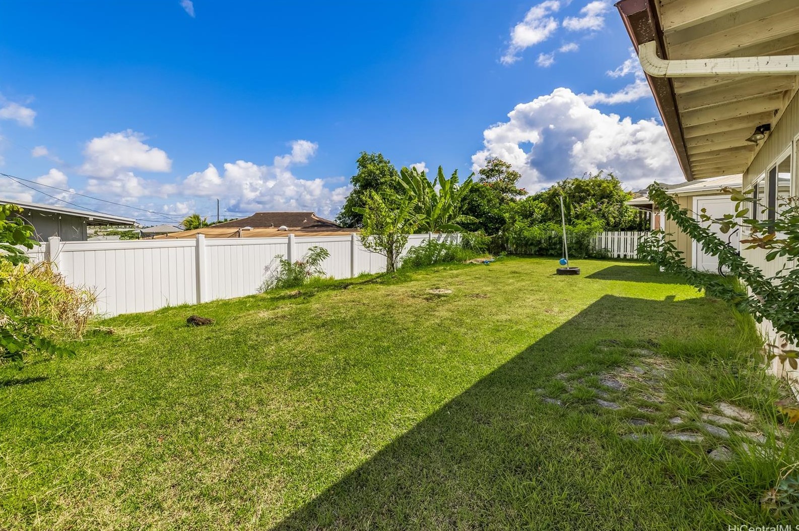 1352 Keolu Dr, Kailua, HI 96734-4112