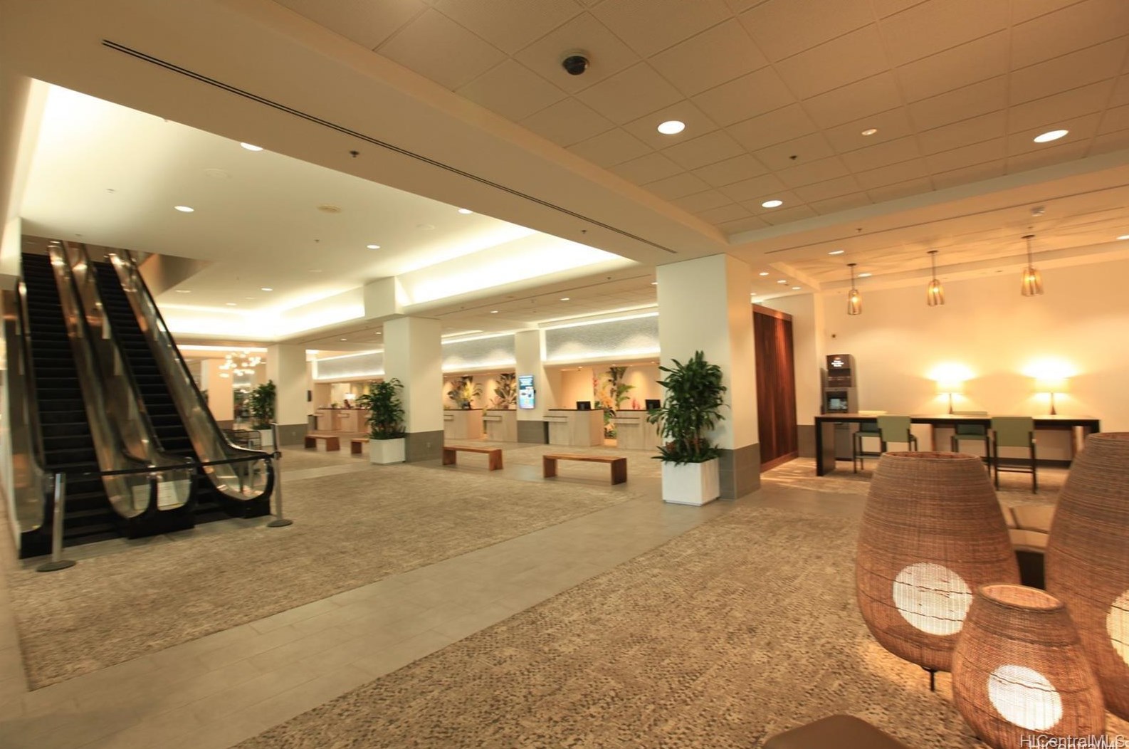 410 Atkinson Dr, Honolulu HI  96814-4730 exterior