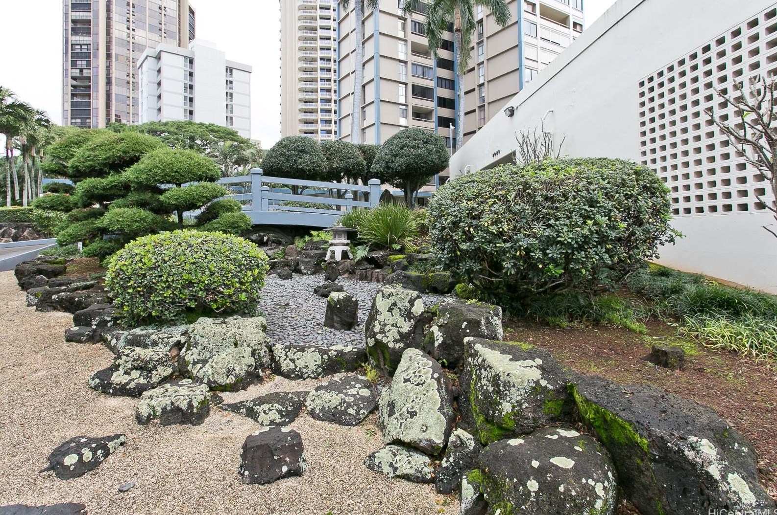 2029 Nuuanu Ave, Honolulu HI  96817-2515 exterior