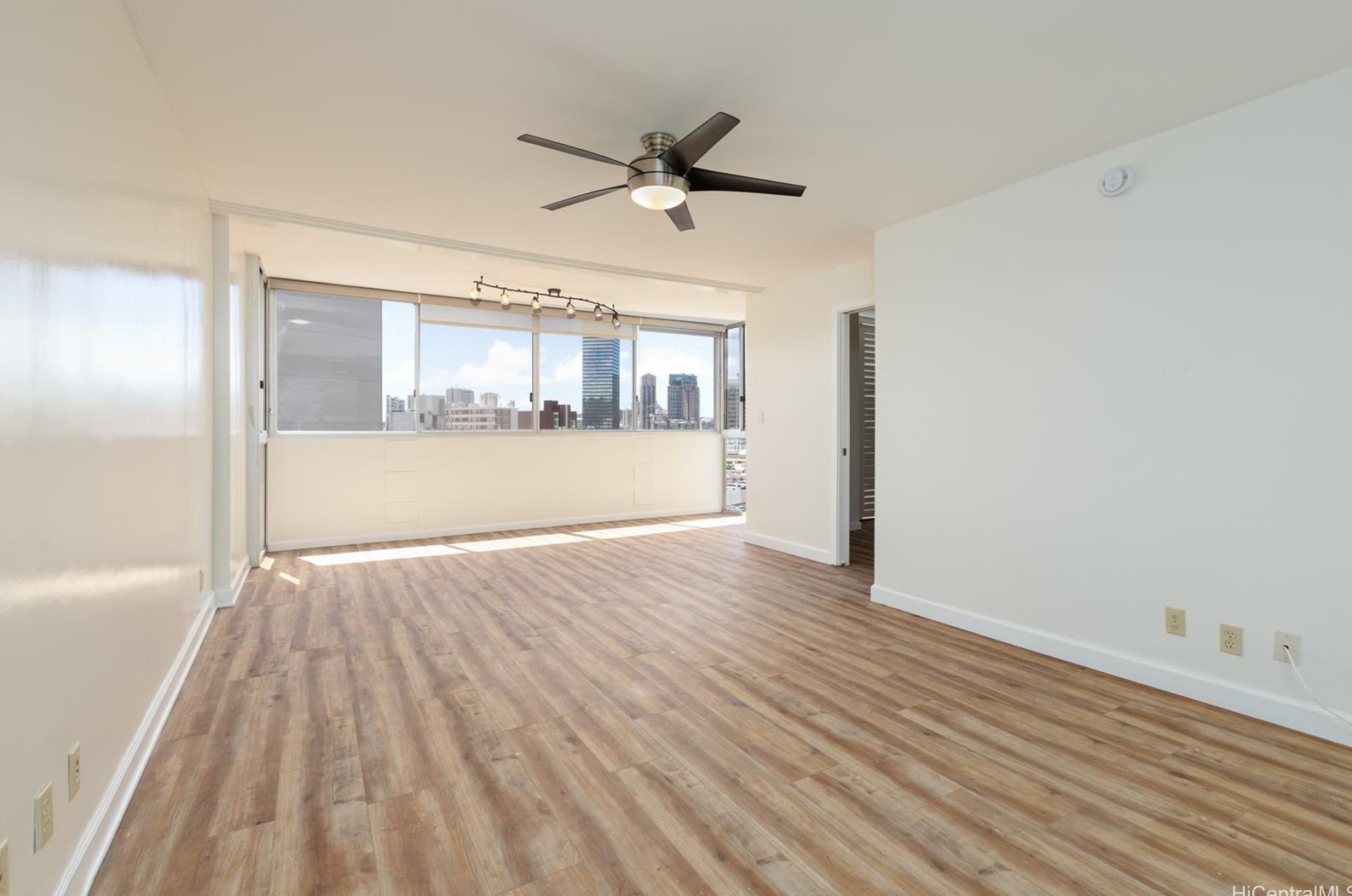 1624 Kanunu St, Honolulu HI  96814-2747 exterior