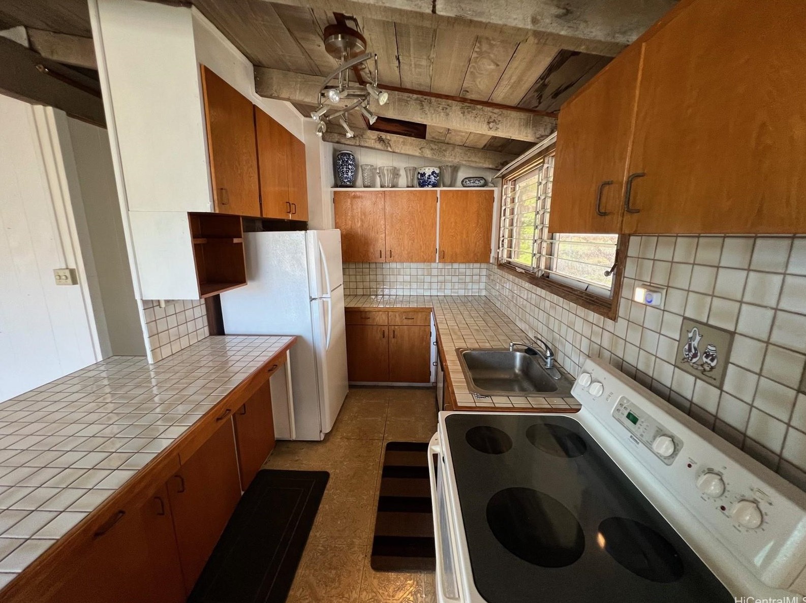 264 Halemaumau St, Honolulu, HI 96821-2058