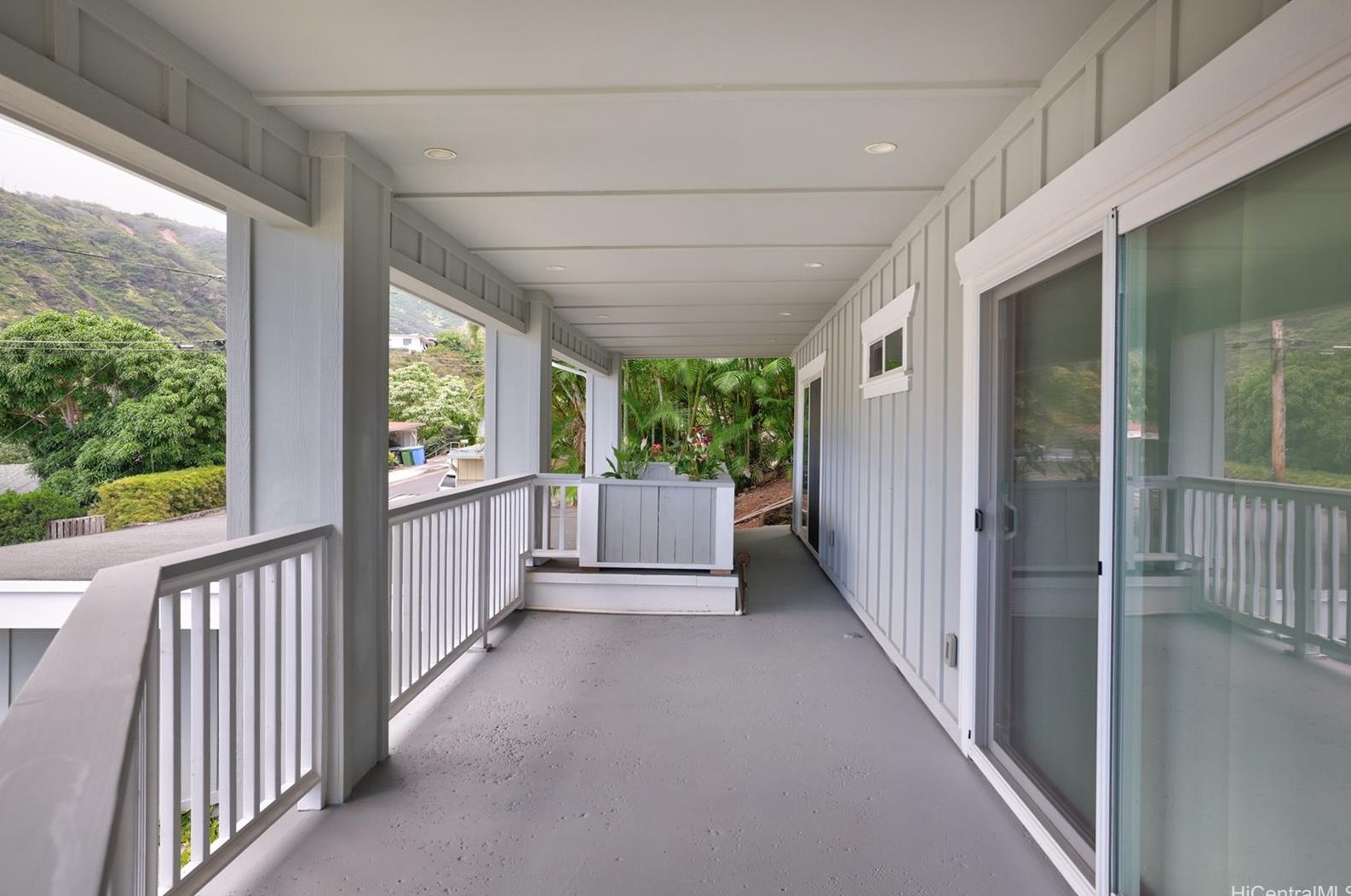 883 Ailuna St, Honolulu HI  96821-1705 exterior