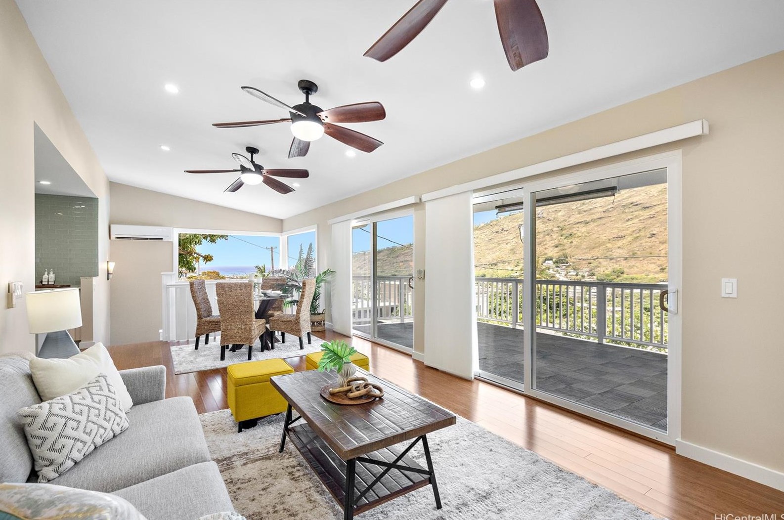 883 Ailuna St, Honolulu HI  96821-1705 exterior