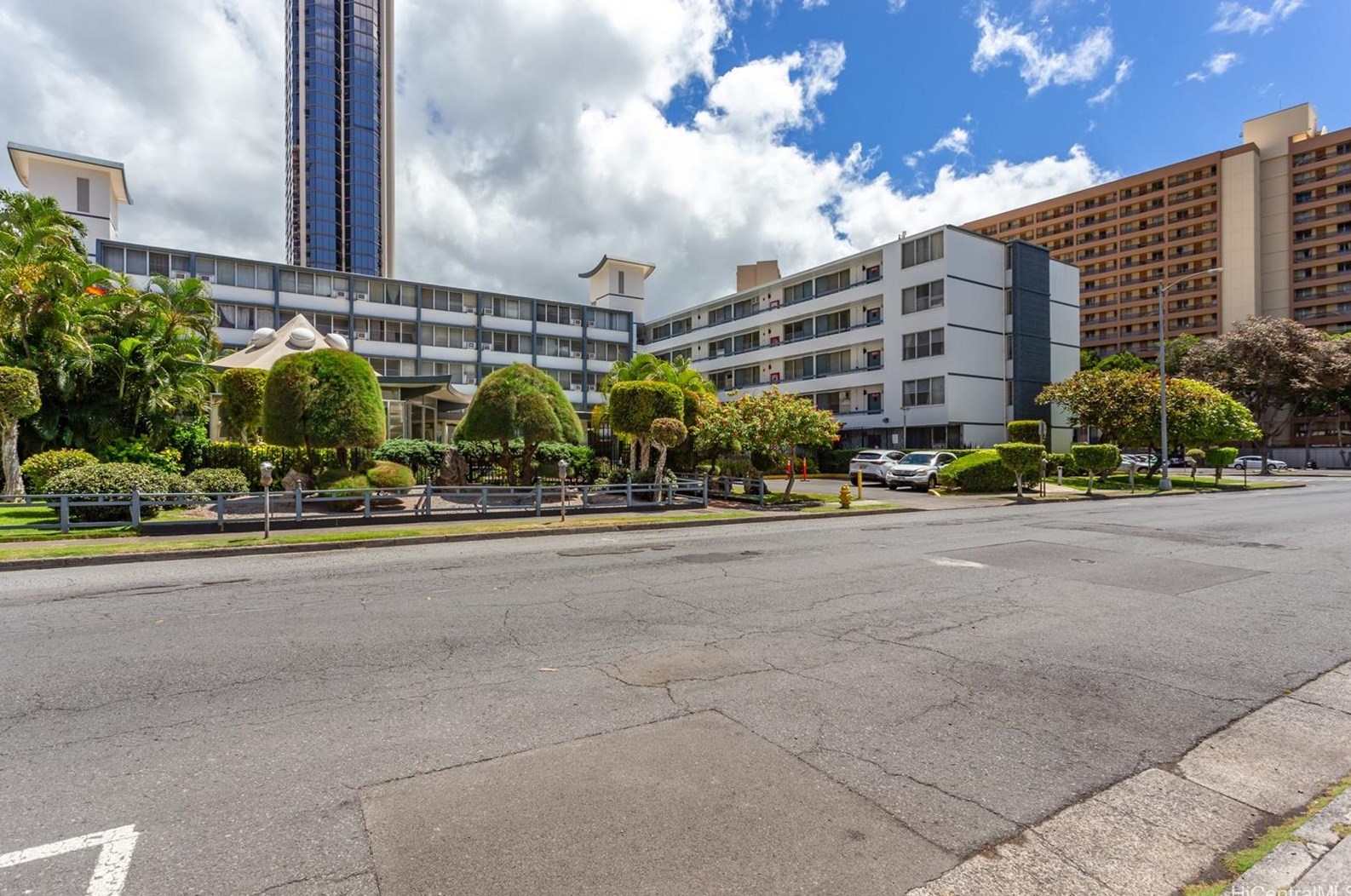 1550 Rycroft St, Honolulu HI  96814-2407 exterior