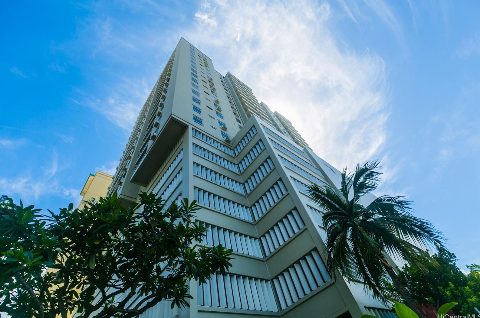 1315 Kalakaua Ave, Honolulu HI  96826-1909 exterior