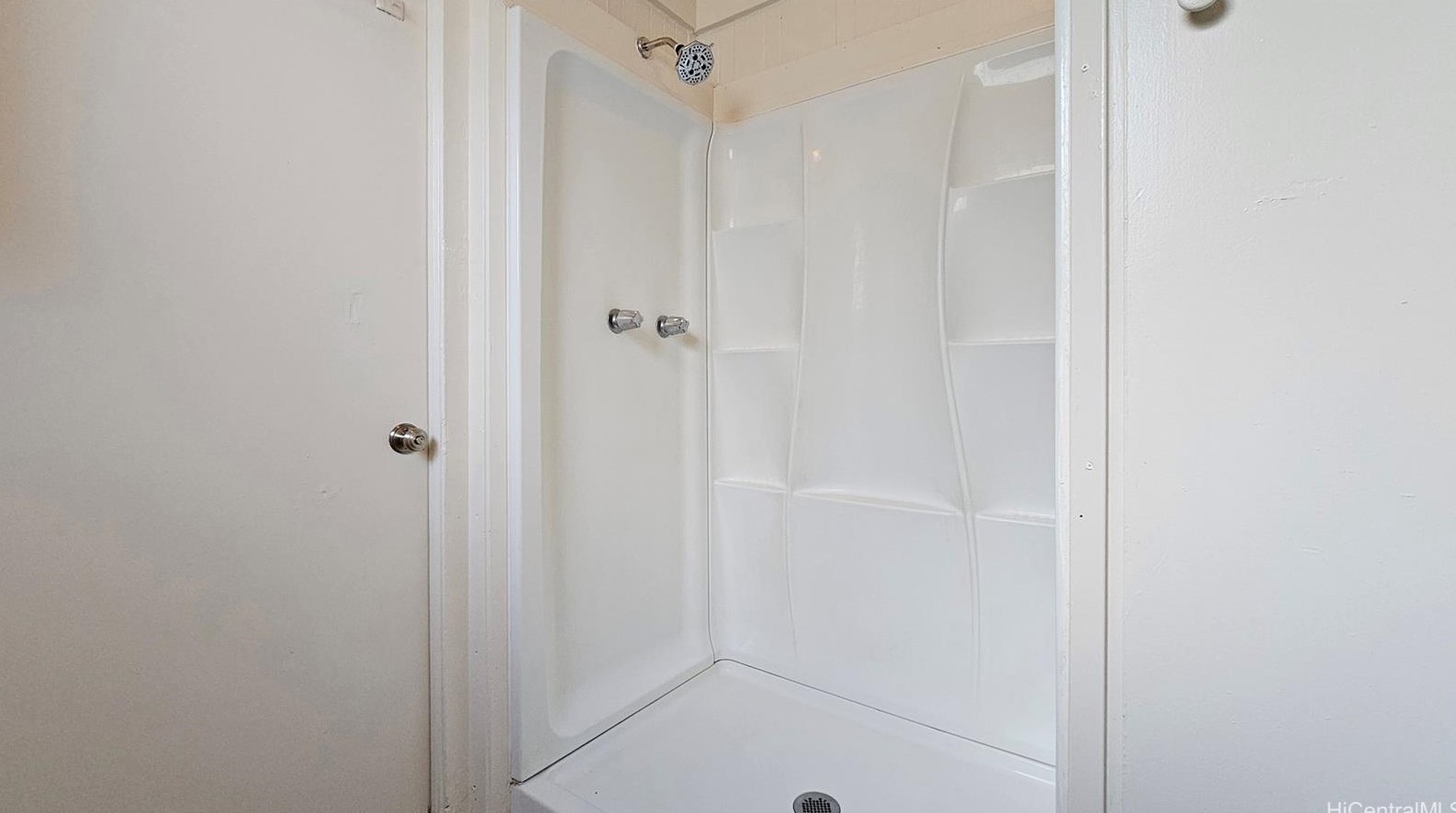 1647 Lusitana St, Honolulu HI 96813-6627 exterior