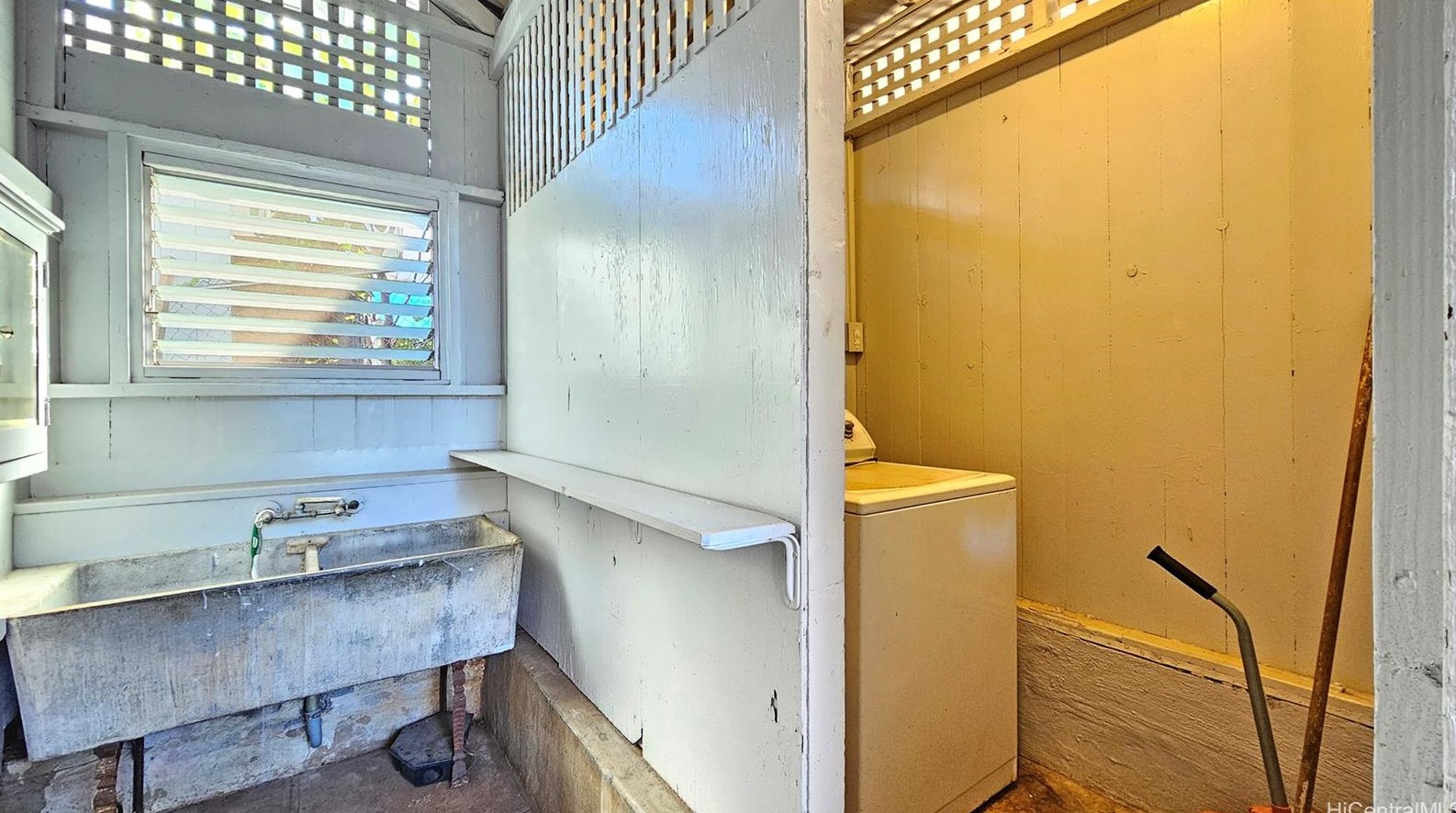 1647 Lusitana St, Honolulu HI 96813-6627 exterior