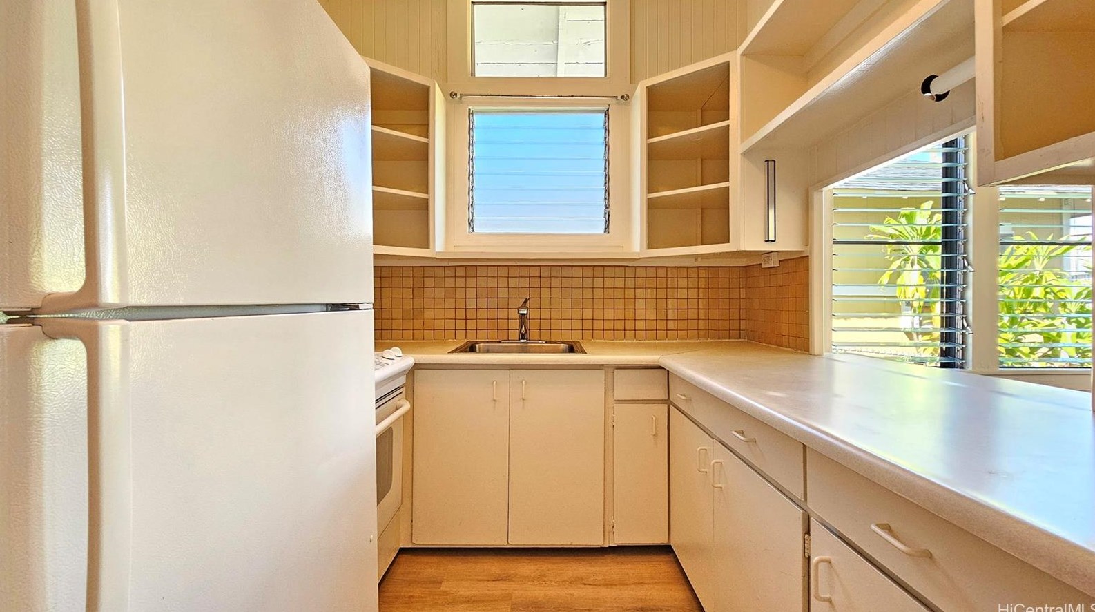 1647 Lusitana St, Honolulu HI 96813-6627 exterior