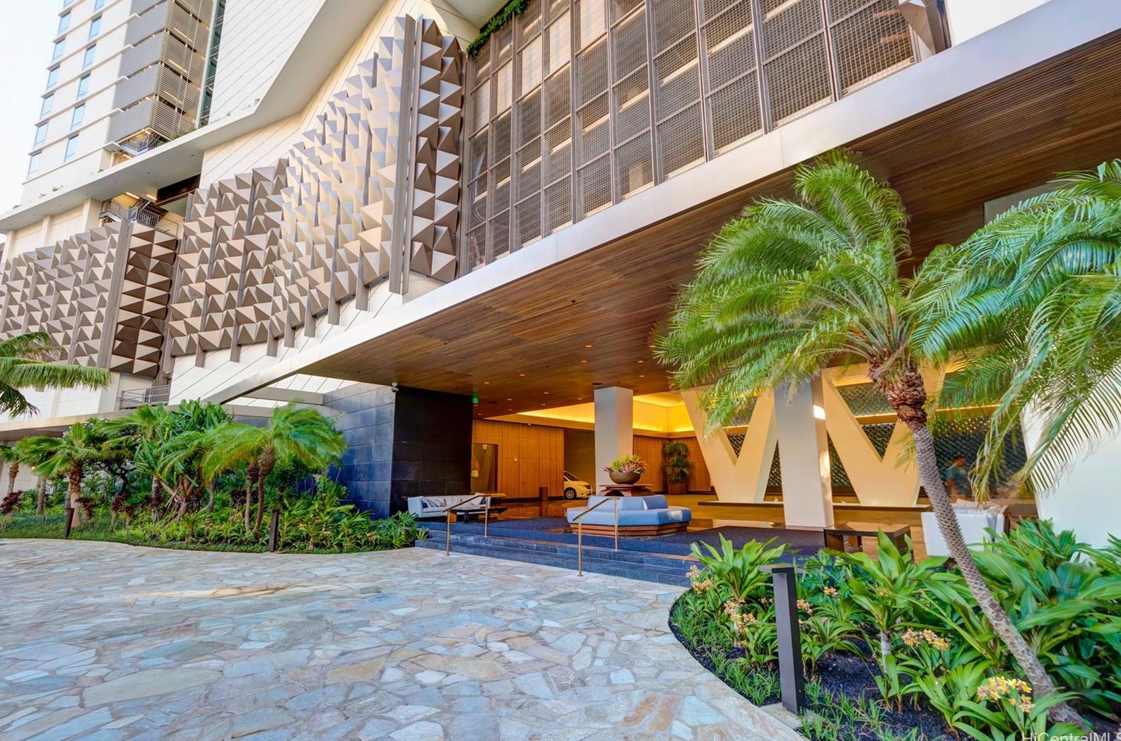 383 Kalaimoku St, Honolulu HI  96815 exterior