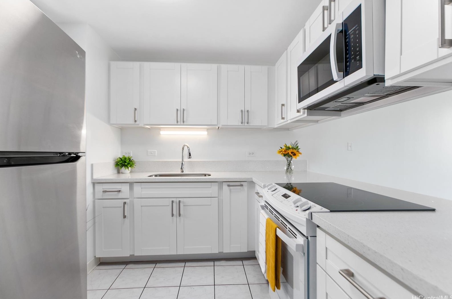 5122 Likini St, Honolulu, HI 96818-2950