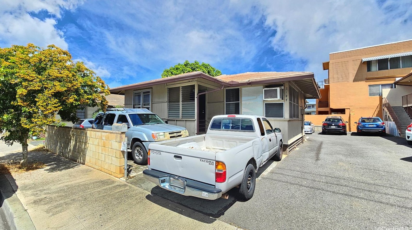 3144 Brokaw St, Honolulu HI  96815-4120 exterior