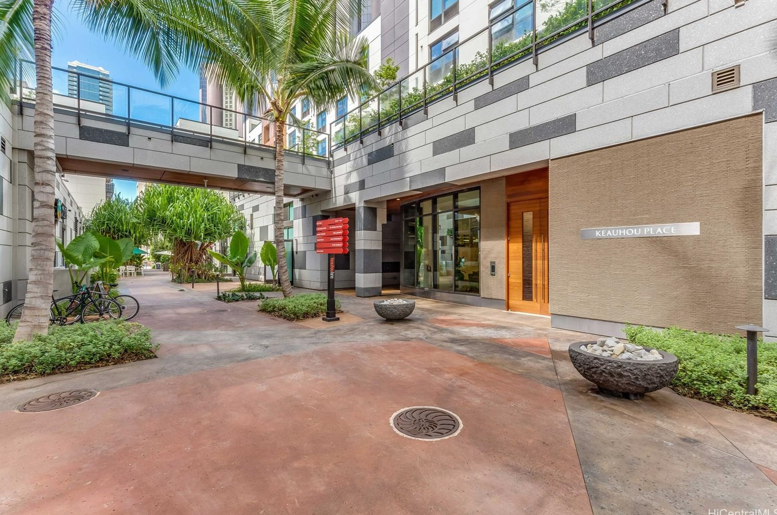 555 South St, Honolulu HI  96813-0050 exterior