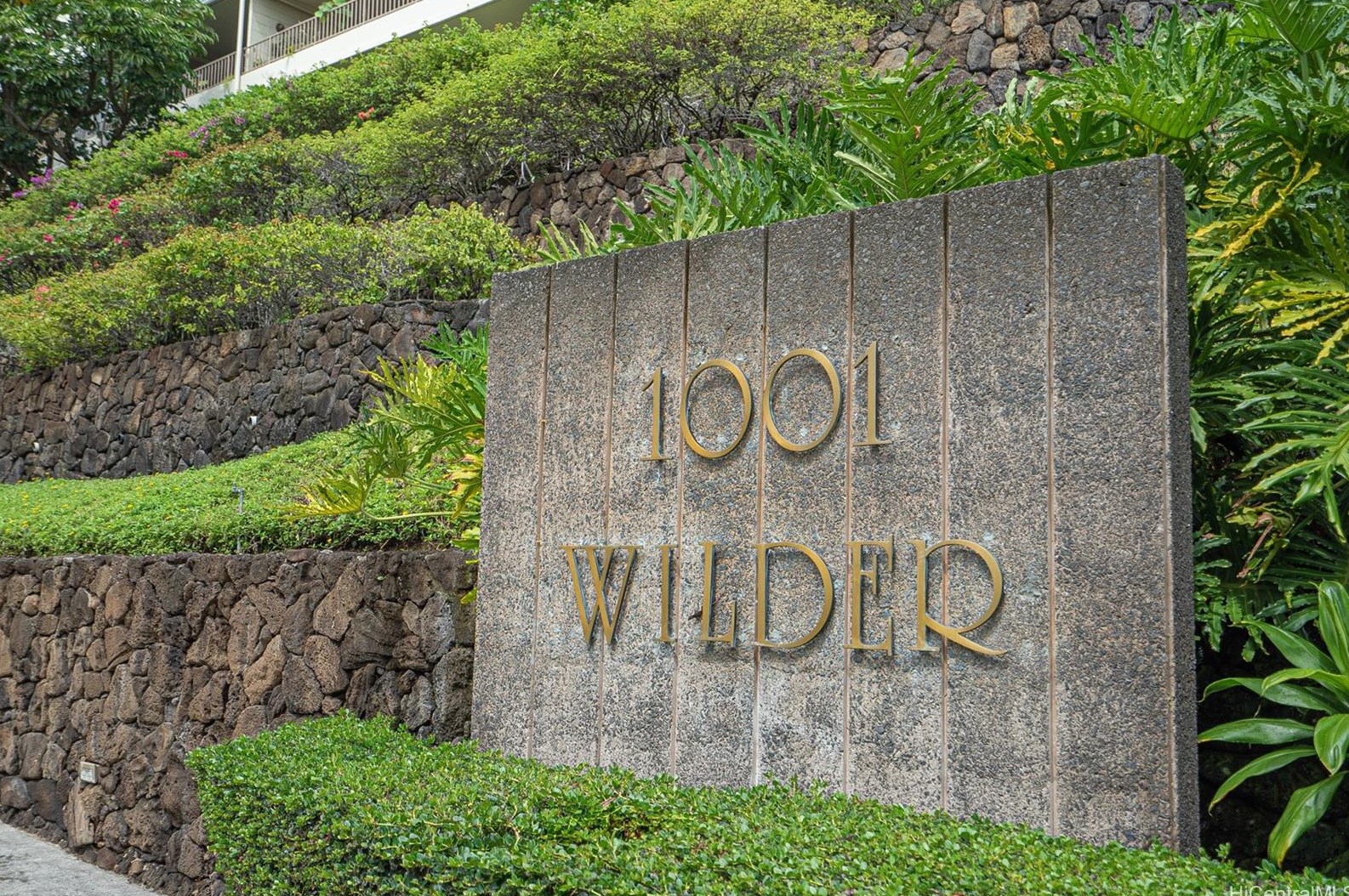 1001 Wilder Ave, Honolulu HI  96822-2684 exterior