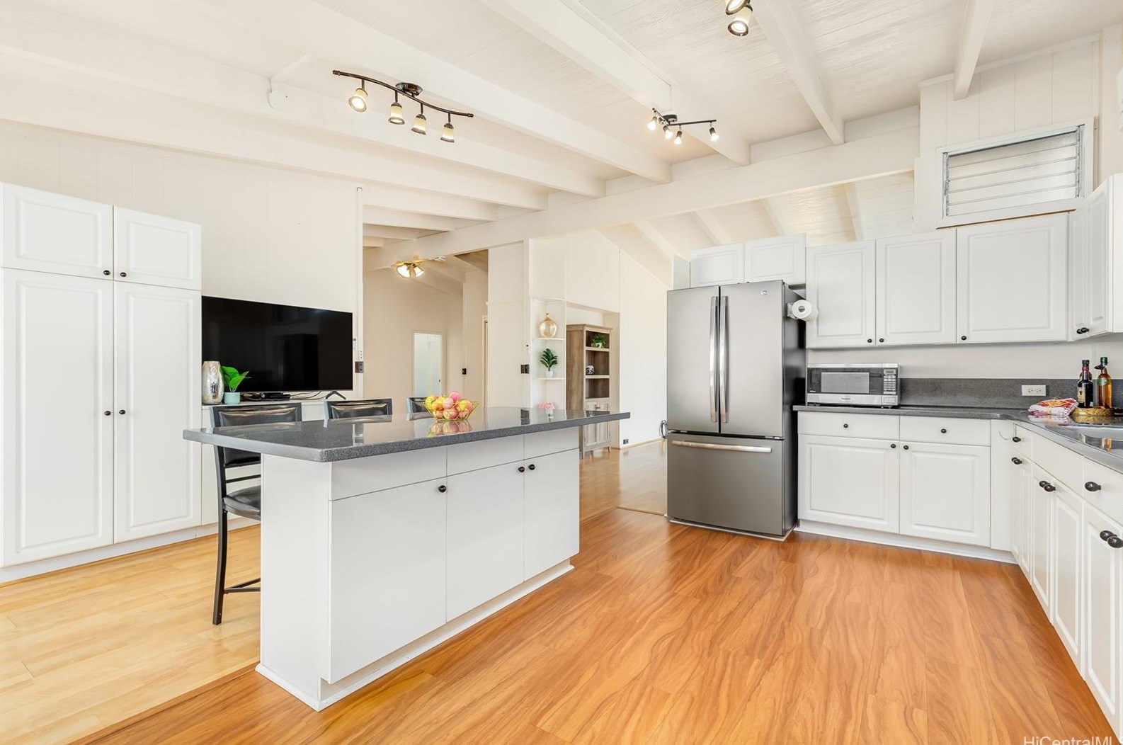 1698 Hoohulu St, Pearl City, HI 96782
