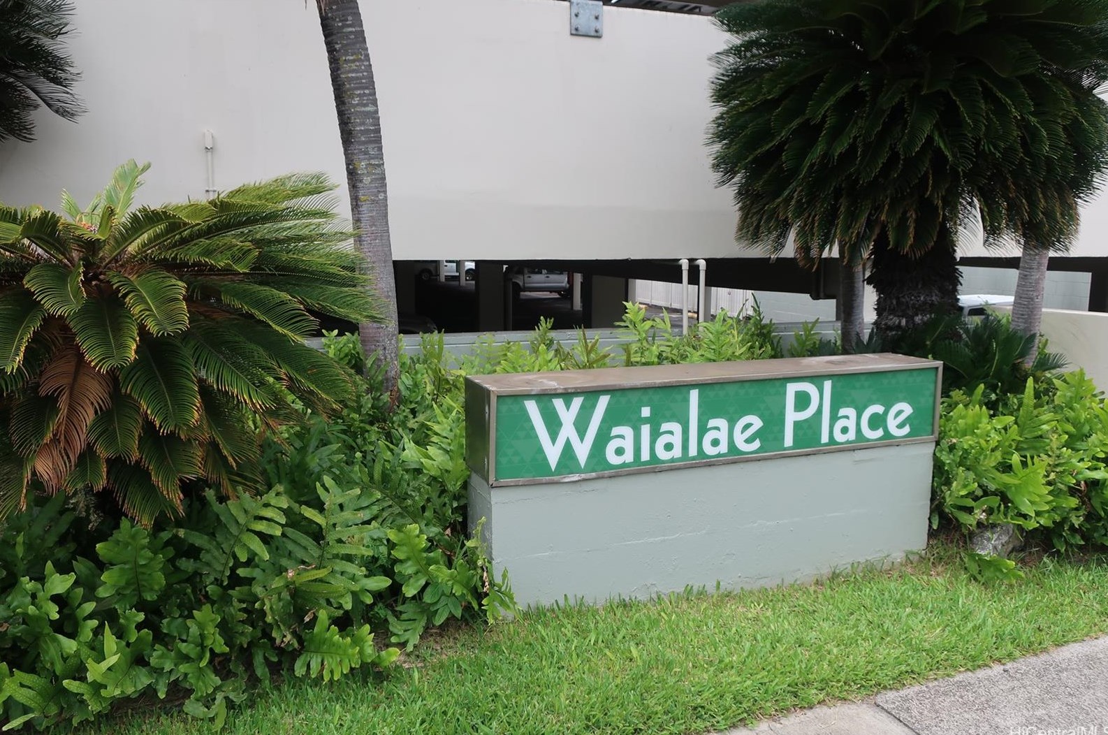 2845 Waialae Ave, Honolulu HI  96826-1835 exterior