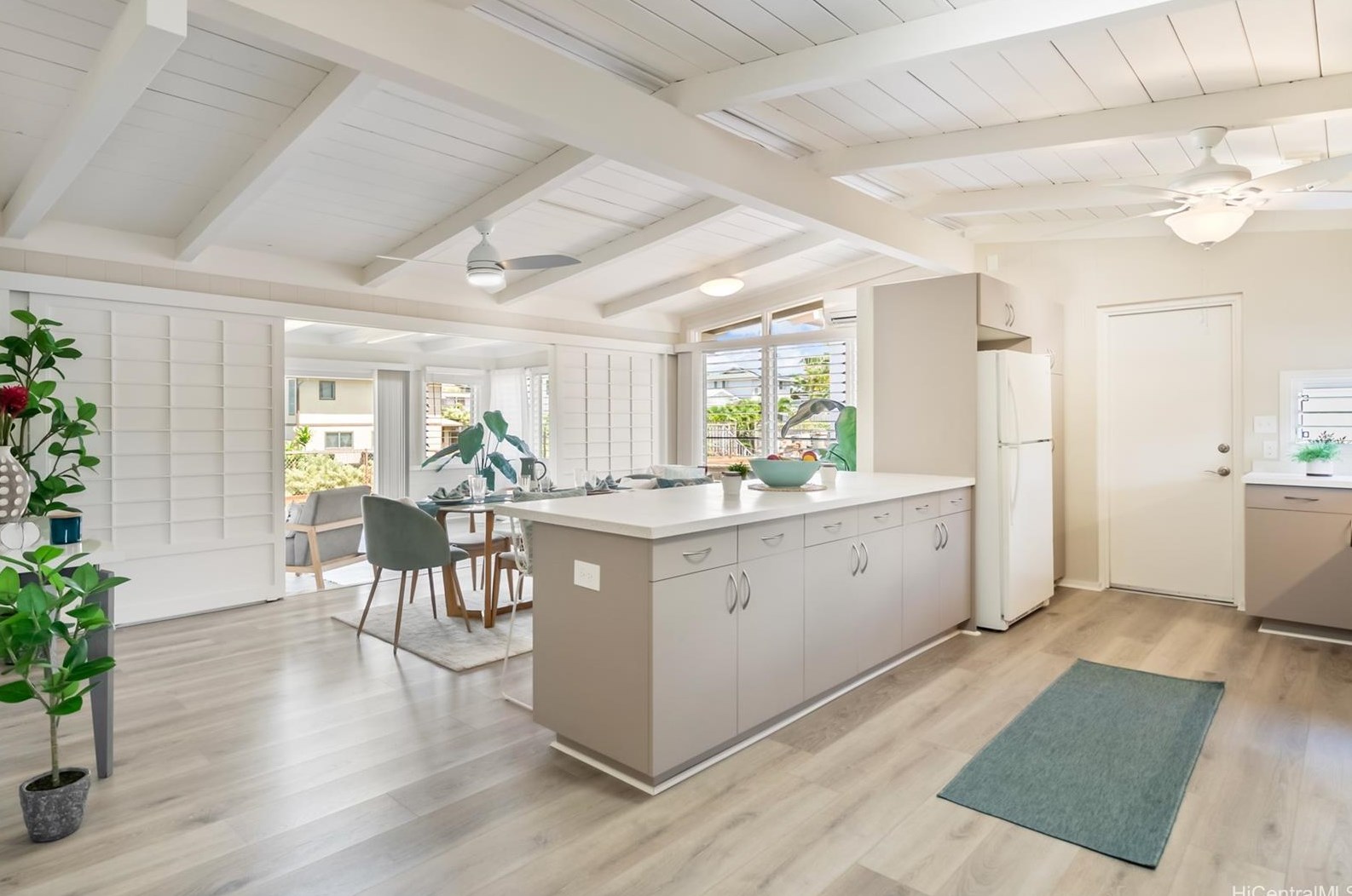 1580 Hoolehua St, Pearl City, HI 96782