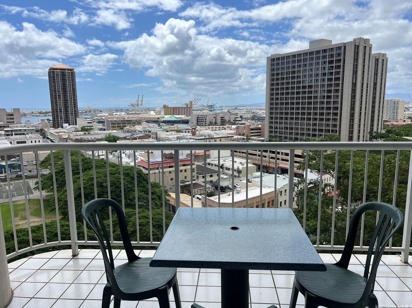 1212 Nuuanu Ave, Honolulu HI  96817-4021 exterior