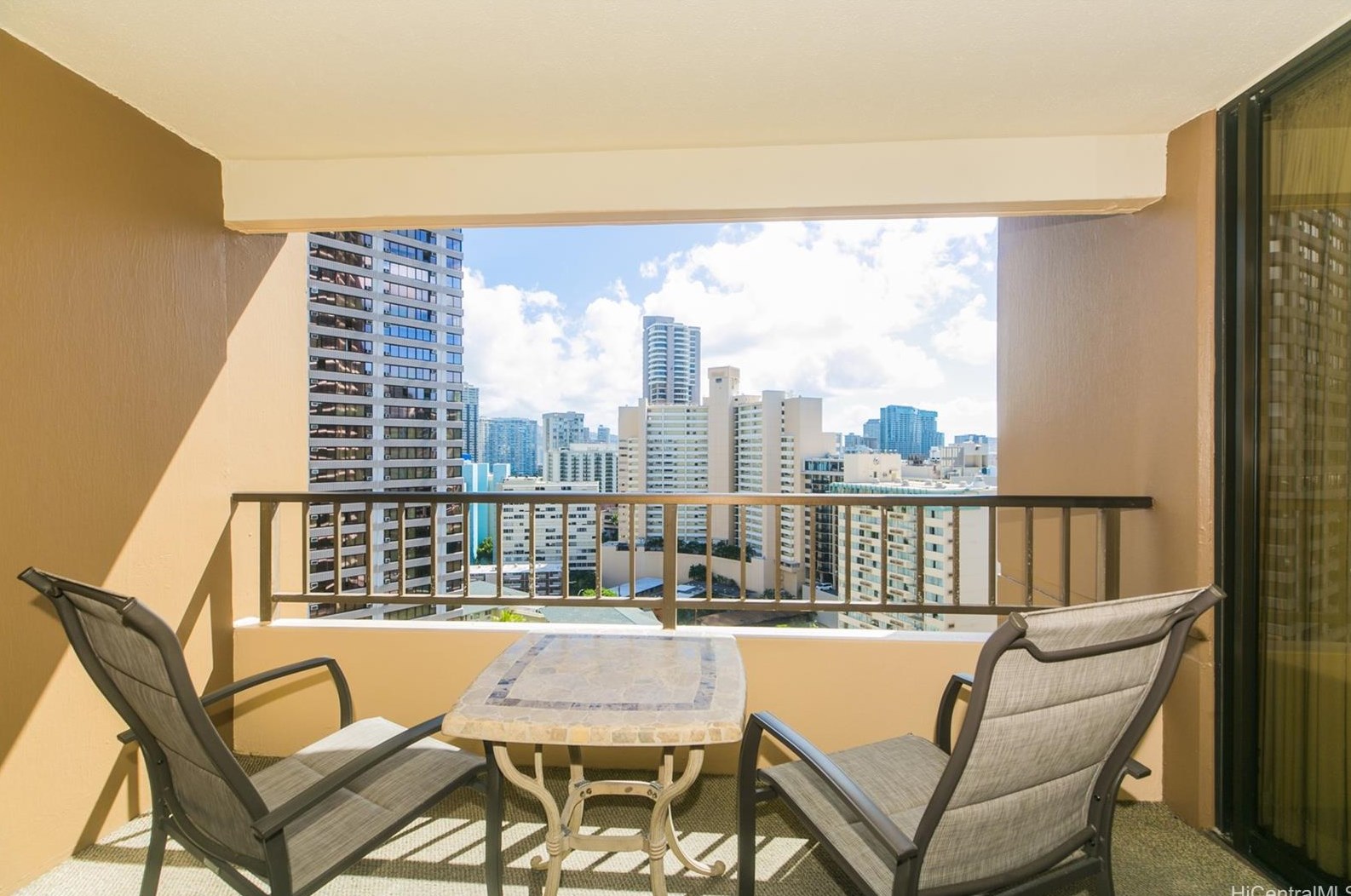 1778 Ala Moana Blvd, Honolulu HI  96815-1658 exterior