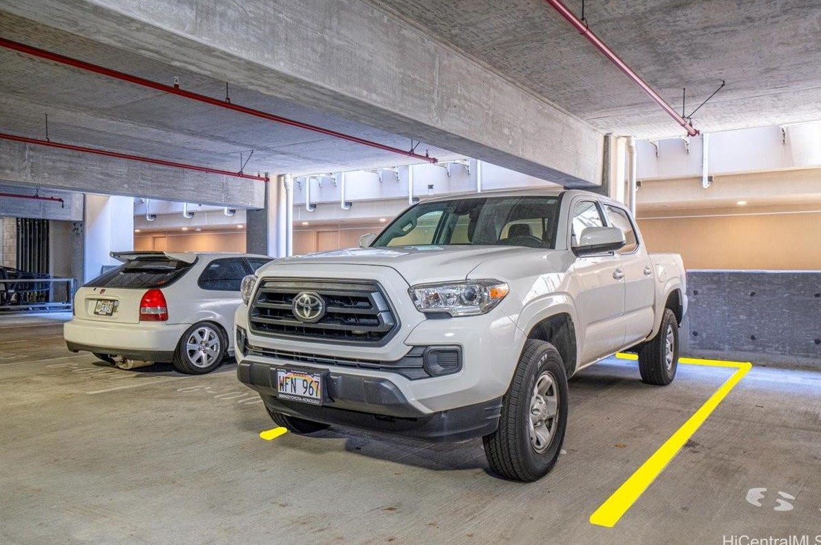 987 Queen St, Honolulu HI  96814-4118 exterior