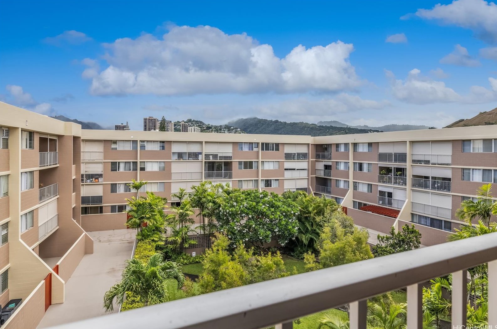 1634 Nuuanu Ave, Honolulu HI  96817-3208 exterior