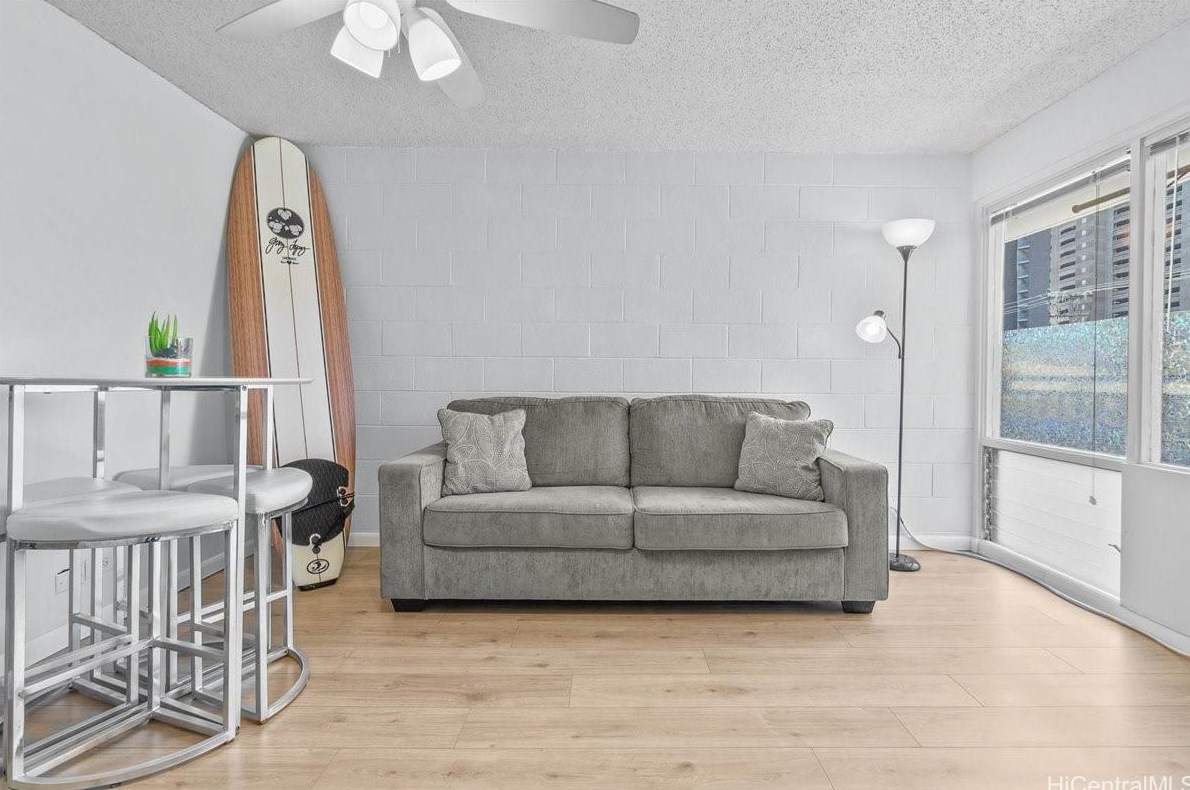 1427 Alexander St, Honolulu, HI 96822-4976