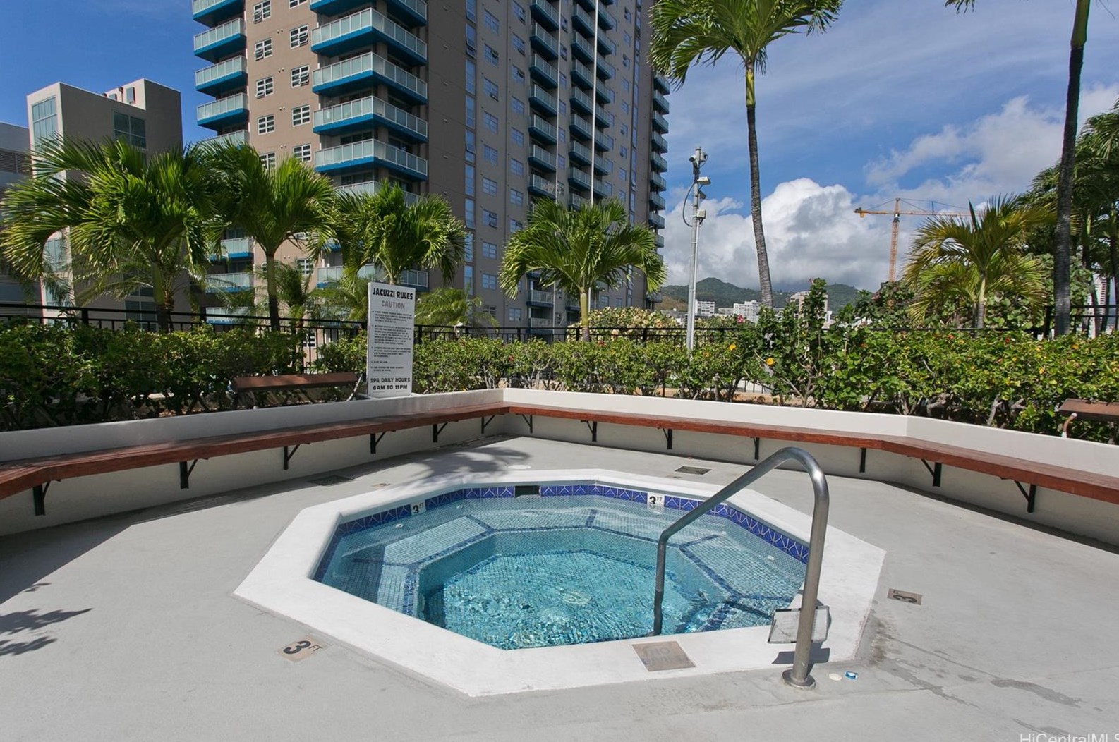 876 Curtis St, Honolulu HI  96813-5149 exterior