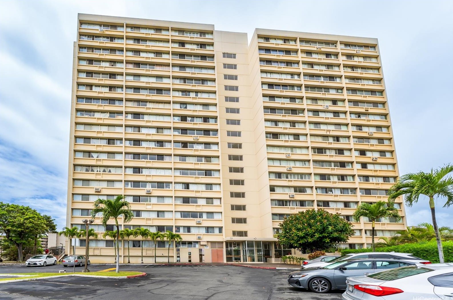 5180 Likini St, Honolulu HI  96818-3057 exterior