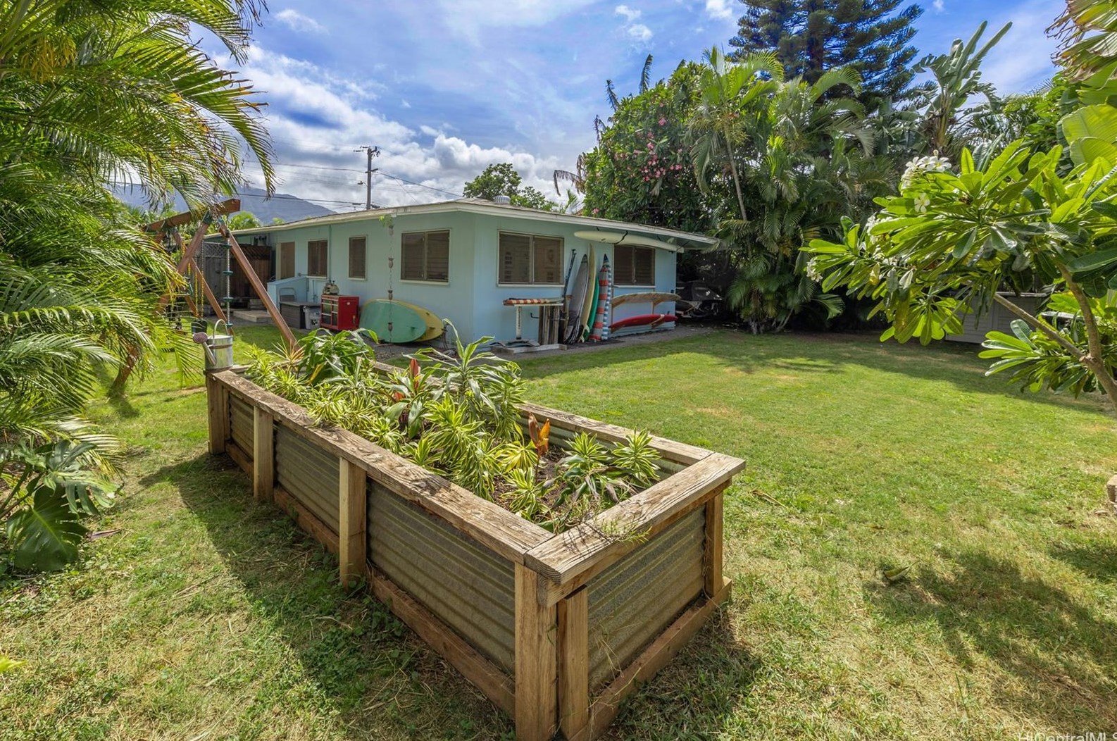 67-253 Kiapoko St, Waialua, HI 96791