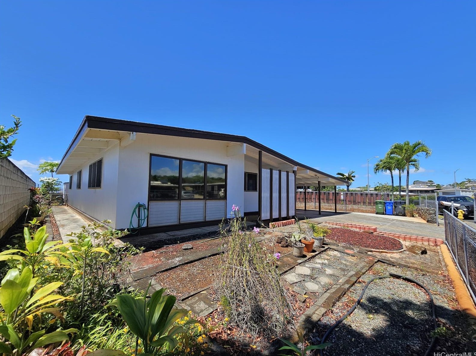 1933 Hoolehua St, Pearl City, HI 96782