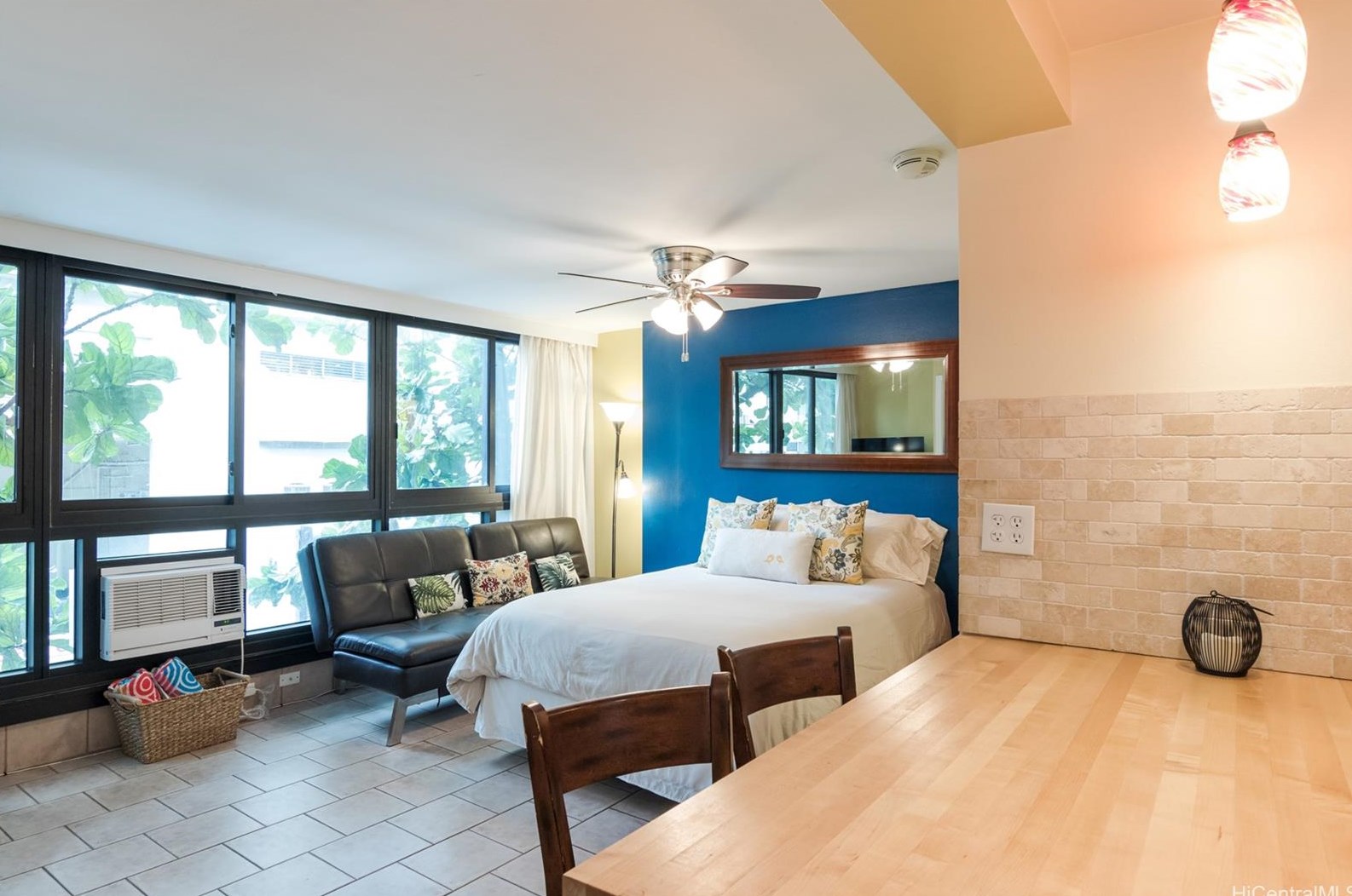 134 Kapahulu Ave, Honolulu, HI 96815-4098